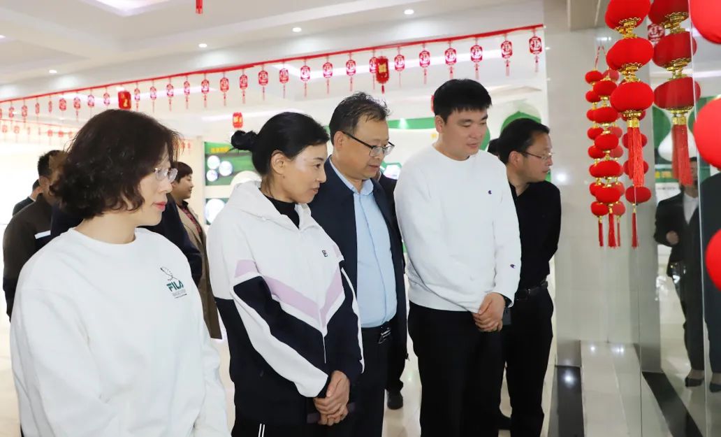 花花牛丨駐馬店市遂平縣政協(xié)黨組書記、主席張衛(wèi)東一行蒞臨花花牛魯山瑞亞牧場參觀