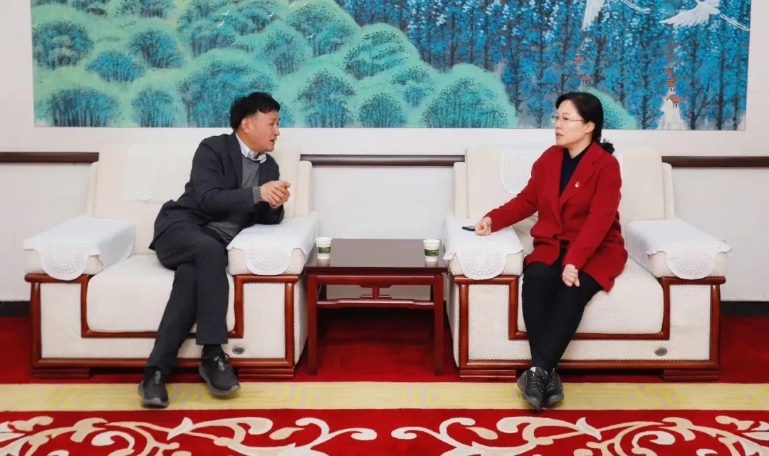 發(fā)揮產(chǎn)業(yè)優(yōu)勢 助力鄉(xiāng)村振興 | 民權(quán)縣委副書記、縣長王靜嫻會(huì)見關(guān)曉彥董事長一行