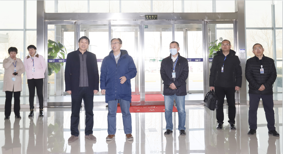 花花牛丨東北農(nóng)大食品學(xué)院院長、中原食品實驗室首席科學(xué)家姜毓君教授蒞臨花花牛乳業(yè)集團調(diào)研