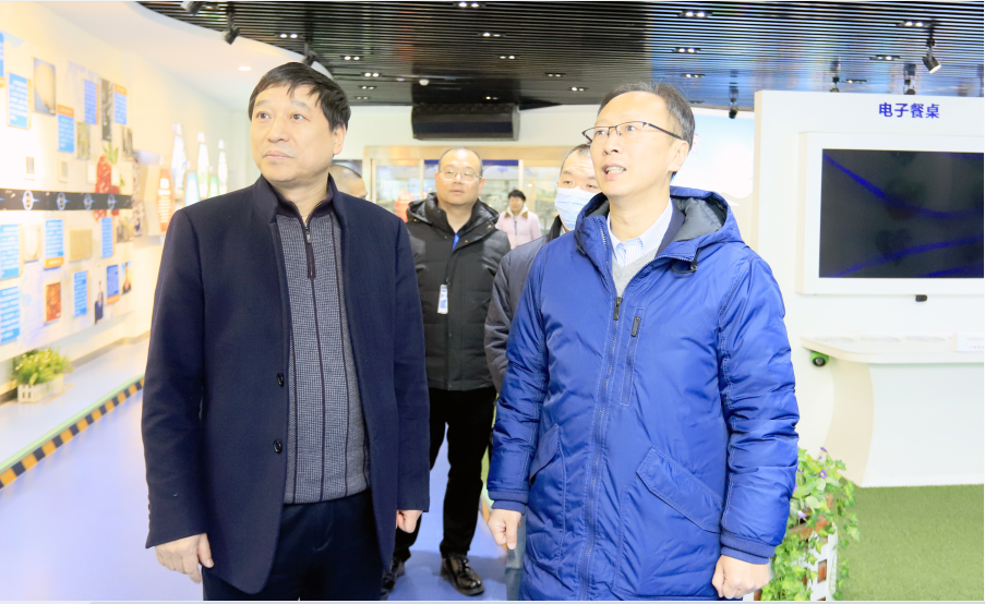 花花牛丨東北農(nóng)大食品學(xué)院院長、中原食品實驗室首席科學(xué)家姜毓君教授蒞臨花花牛乳業(yè)集團調(diào)研