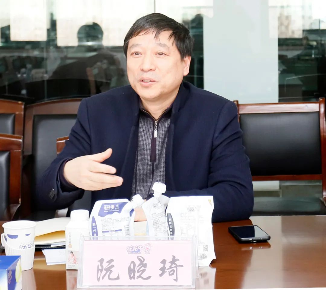 花花牛丨東北農(nóng)大食品學(xué)院院長、中原食品實驗室首席科學(xué)家姜毓君教授蒞臨花花牛乳業(yè)集團調(diào)研
