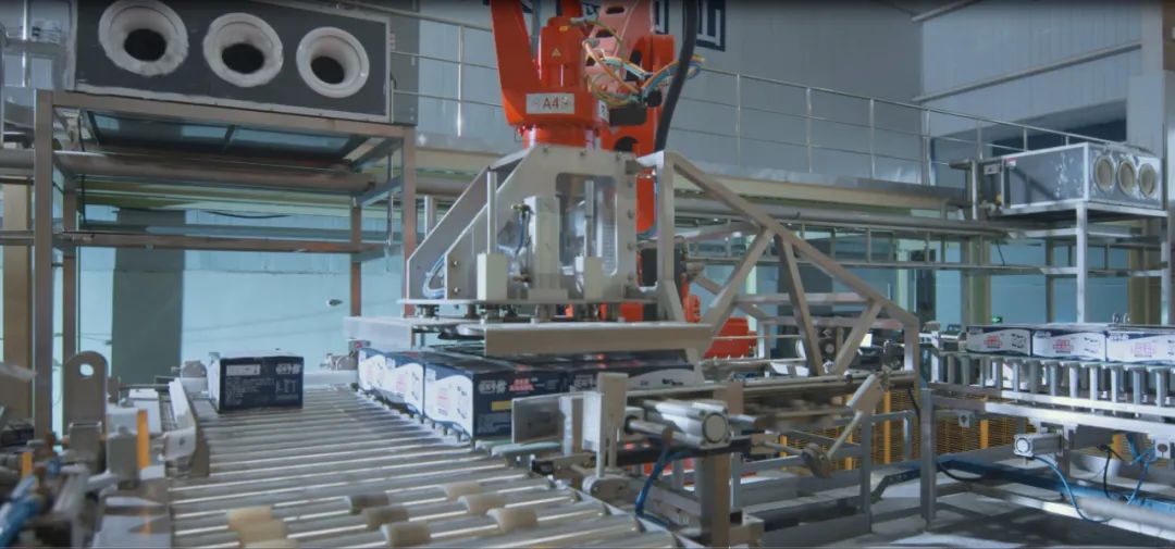 快訊丨河南省人民政府國(guó)有資產(chǎn)監(jiān)督管理委員會(huì)副主任劉銀志蒞臨花花牛乳業(yè)集團(tuán)參觀座談