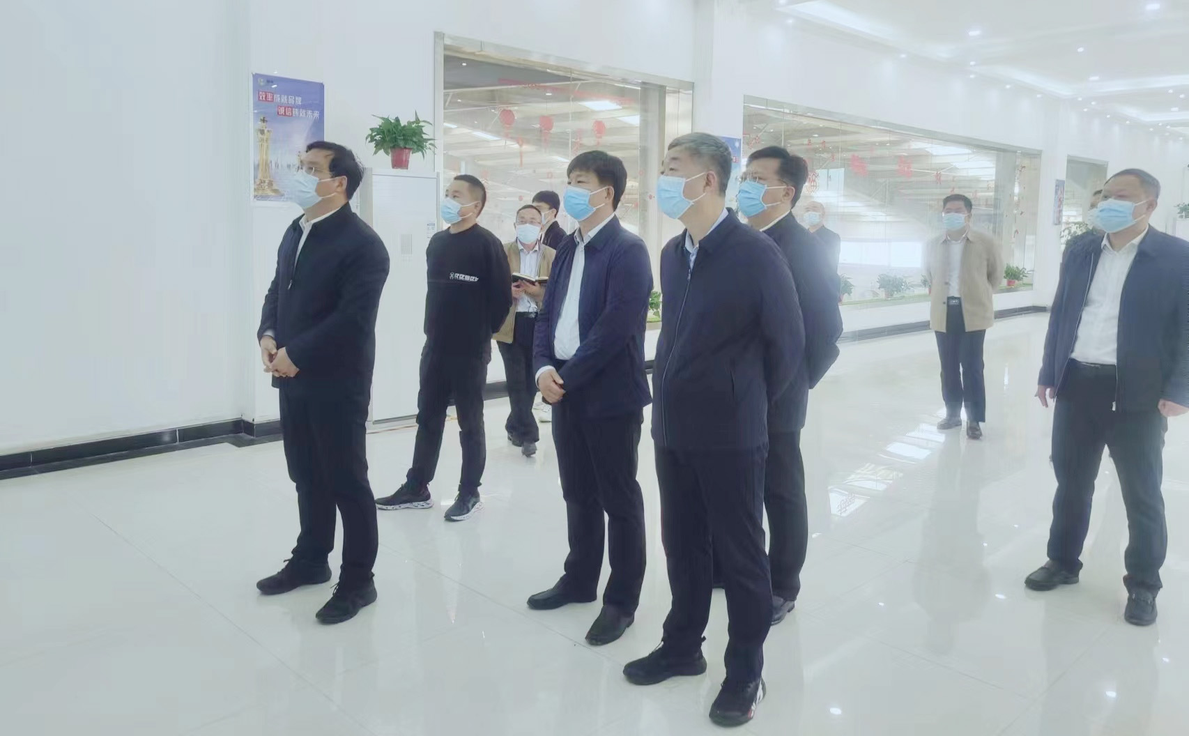 駐馬店市委副書記、市長(zhǎng)李躍勇一行 蒞臨花花牛乳業(yè)集團(tuán)新蔡豫信瑞亞牧場(chǎng)調(diào)研