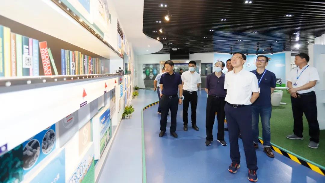 快訊 | 湖北省農(nóng)業(yè)廳副廳長王海濤等領(lǐng)導(dǎo)一行蒞臨河南花花牛乳業(yè)集團(tuán)參觀調(diào)研 快訊 | 湖北省農(nóng)業(yè)廳副廳長王海濤等領(lǐng)導(dǎo)一行蒞臨河南花花牛乳業(yè)集團(tuán)參觀調(diào)研