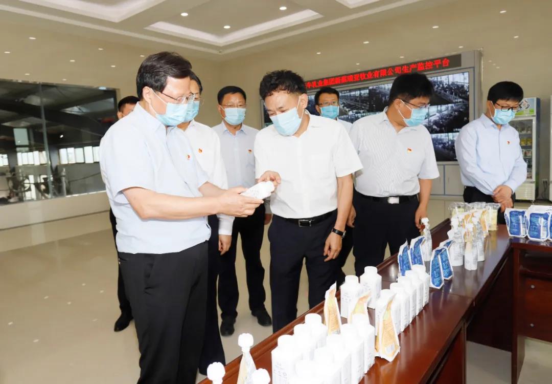 快訊 | 河南省委常委、省紀委書記、省監(jiān)委主任任正曉蒞臨花花牛乳業(yè)集團新蔡瑞亞牧場調研