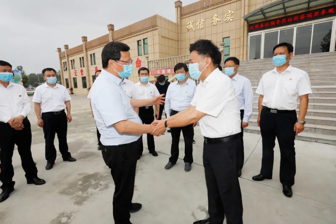 快訊 | 河南省委常委、省紀委書記、省監(jiān)委主任任正曉蒞臨花花牛乳業(yè)集團新蔡瑞亞牧場調研
