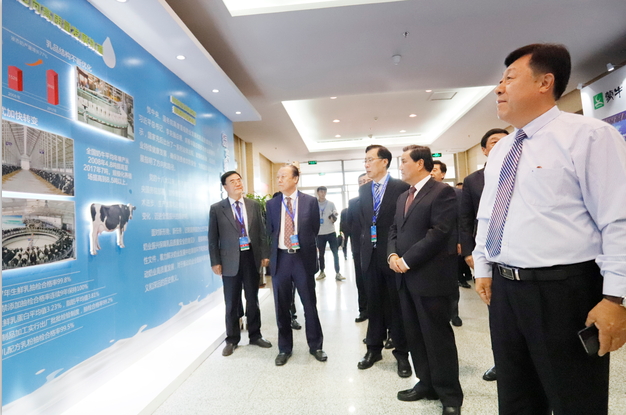 花花牛亮相中國奶業(yè)20強呼倫貝爾峰會，共話中國奶業(yè)振興！