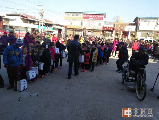 花花牛暖冬公益行走進(jìn)汝州活動(dòng)啟動(dòng) 花花牛暖冬公益行走進(jìn)汝州活動(dòng)啟動(dòng)