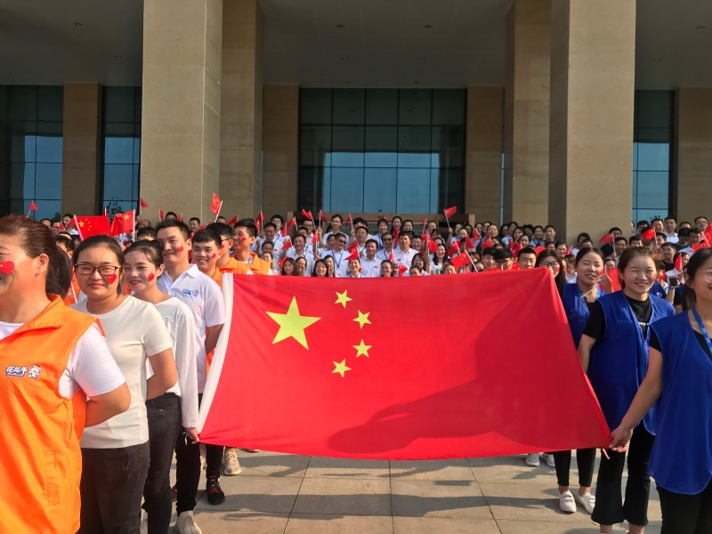 花花牛 唱紅歌 祝福我的國?。?！